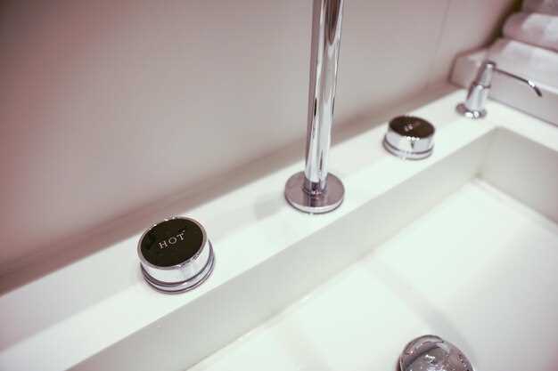 Для обеспечения правильной подводки горячей и холодной воды необходимо использовать трубы из качественных материалов, подходящих для конкретного типа водоснабжения. Полиэтиленовые, медные или пластиковые варианты обеспечат надежность и долговечность.