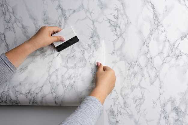 Важно подбирать наклейки, которые устойчивы к влаге и температурным колебаниям, чтобы избежать их ото слеживания со временем. Рекомендуем использовать специальные пленки, созданные для обрамления кухонных и ванных стен, так как они защищены от механических повреждений.