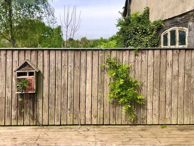 Комбинированные заборы: как создать уникальный стиль